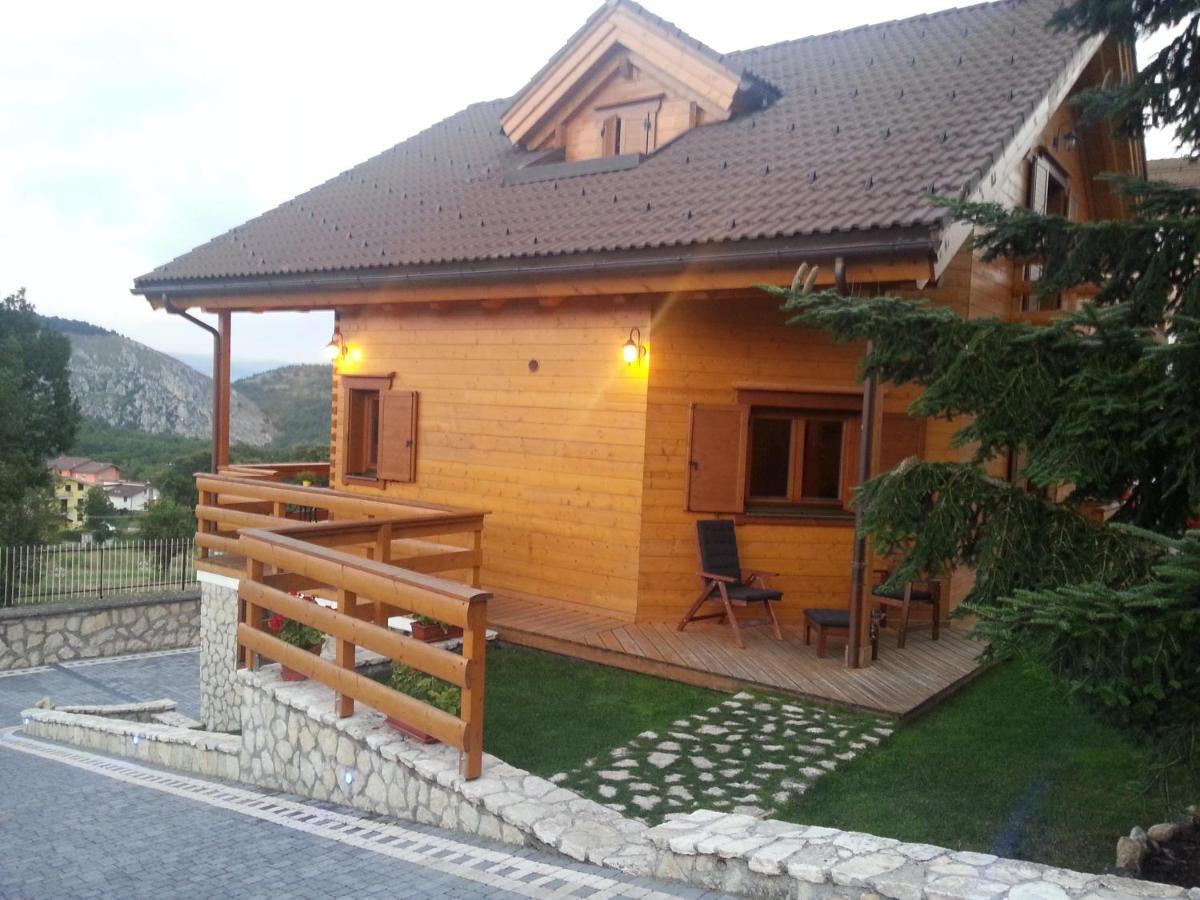 B&B Lo Chalet Di Ocre San Felice d'Ocre Eksteriør bilde